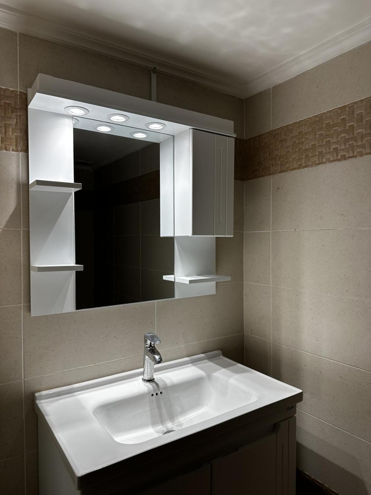 Bond 3br Sin El Fil Apartment *